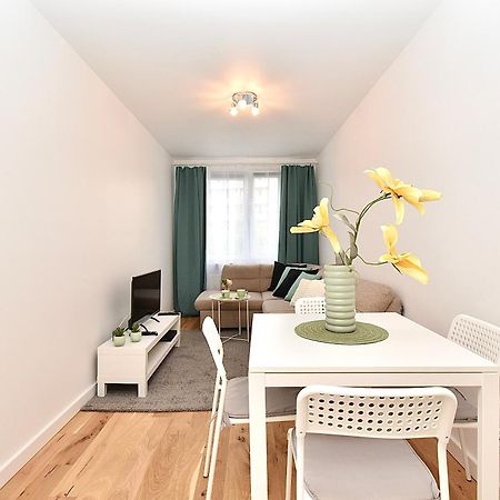 Rental Apartment Obrzezna 华沙 外观 照片